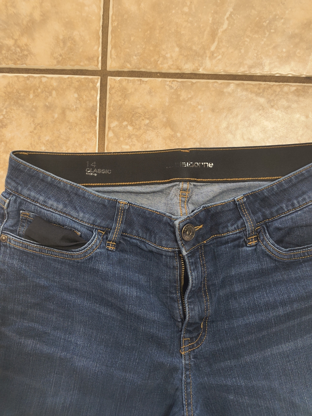 Liz Claiborns Skinny Jeans